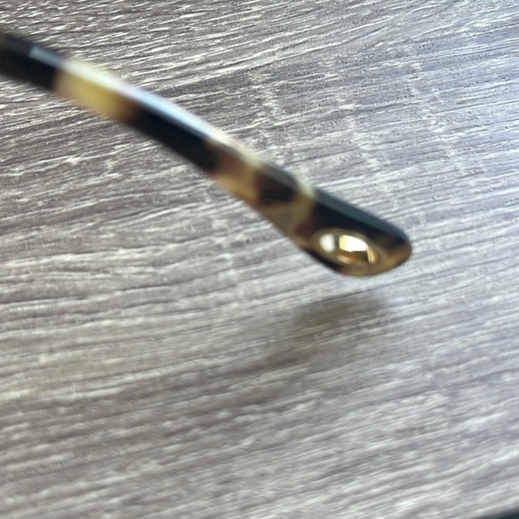 Brand New Sunglasses- perfect for summer! - Picture 4 of 5